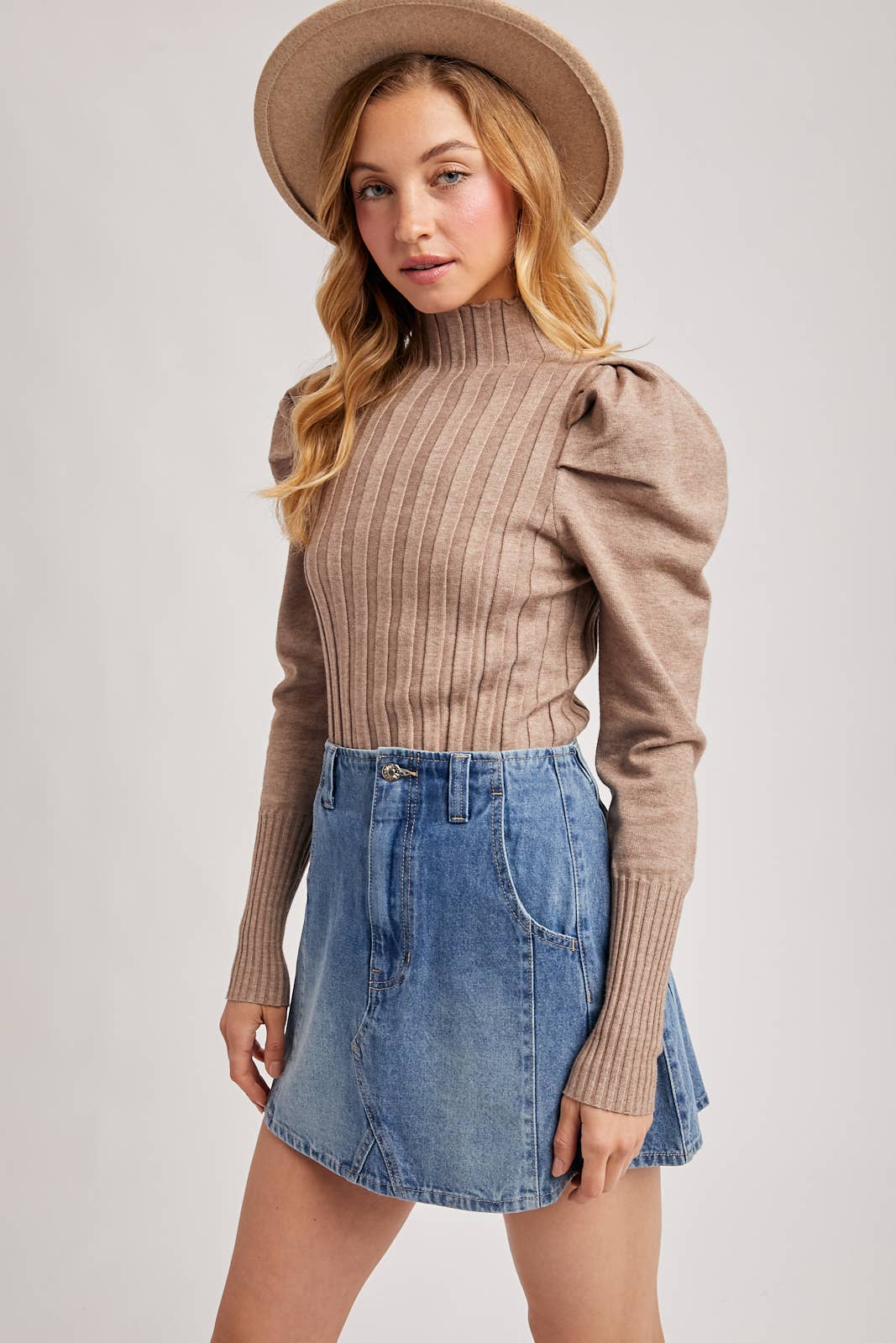 MOCK NECK PUFF SLEEVED KNIT TOP