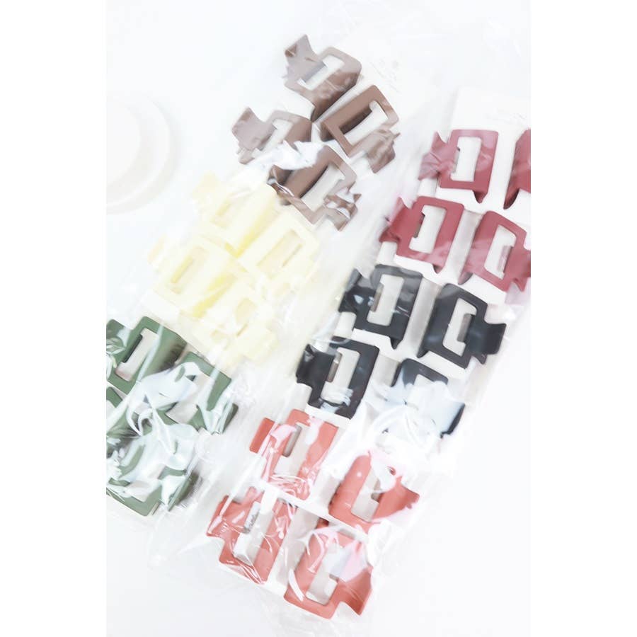 Love and Repeat - Matt Small Cut Out Rectangle Hair Claw: MIX COLOR / ONE