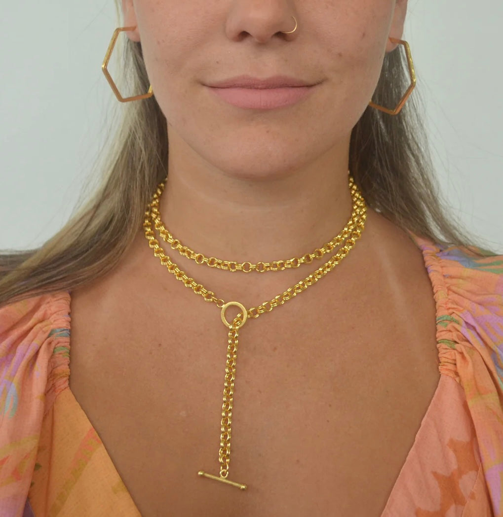 Betty Carre Leila Toggle Chain