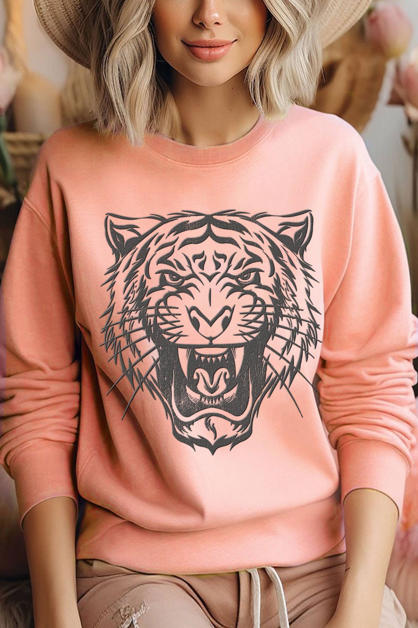 ROARING TIGER SWEATSHIRT
