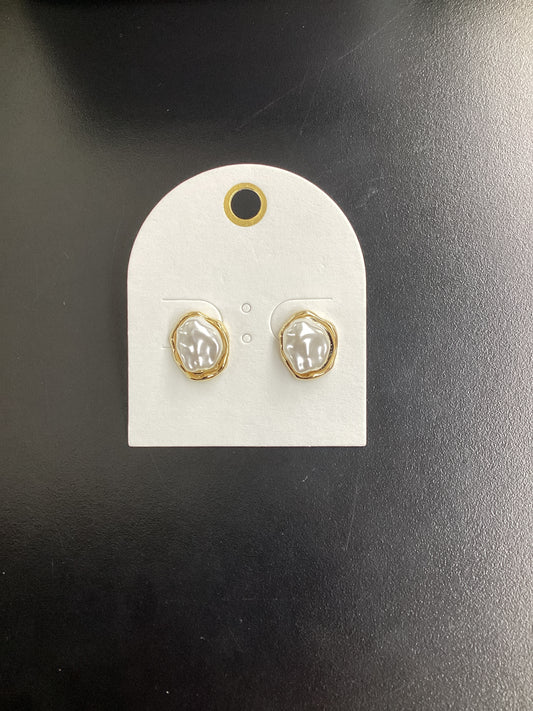 Oyster Pearl Studs
