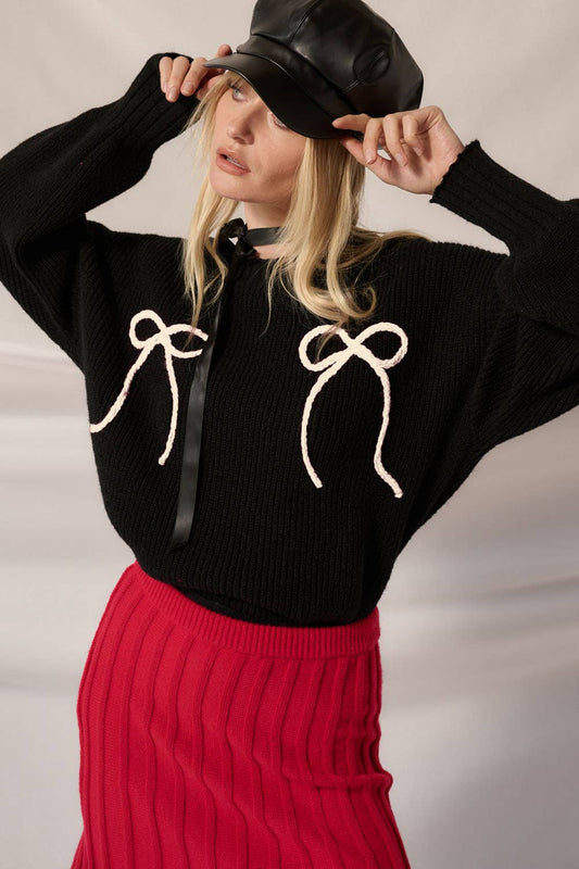 Drop the bow Yarn-Bow Applique Sweater in Black