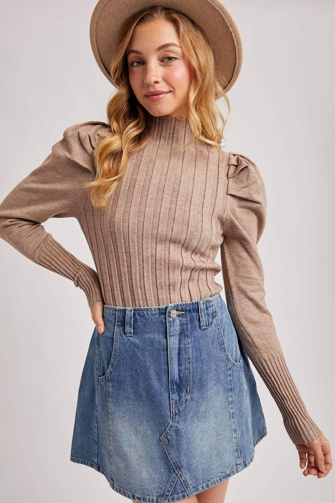 MOCK NECK PUFF SLEEVED KNIT TOP