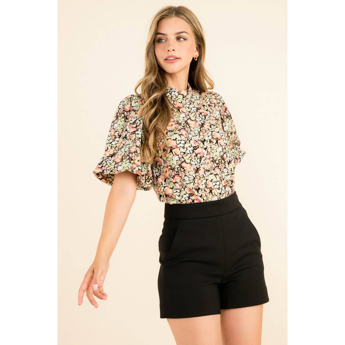 THML - Floral Print Puff Sleeve Top: BLACK