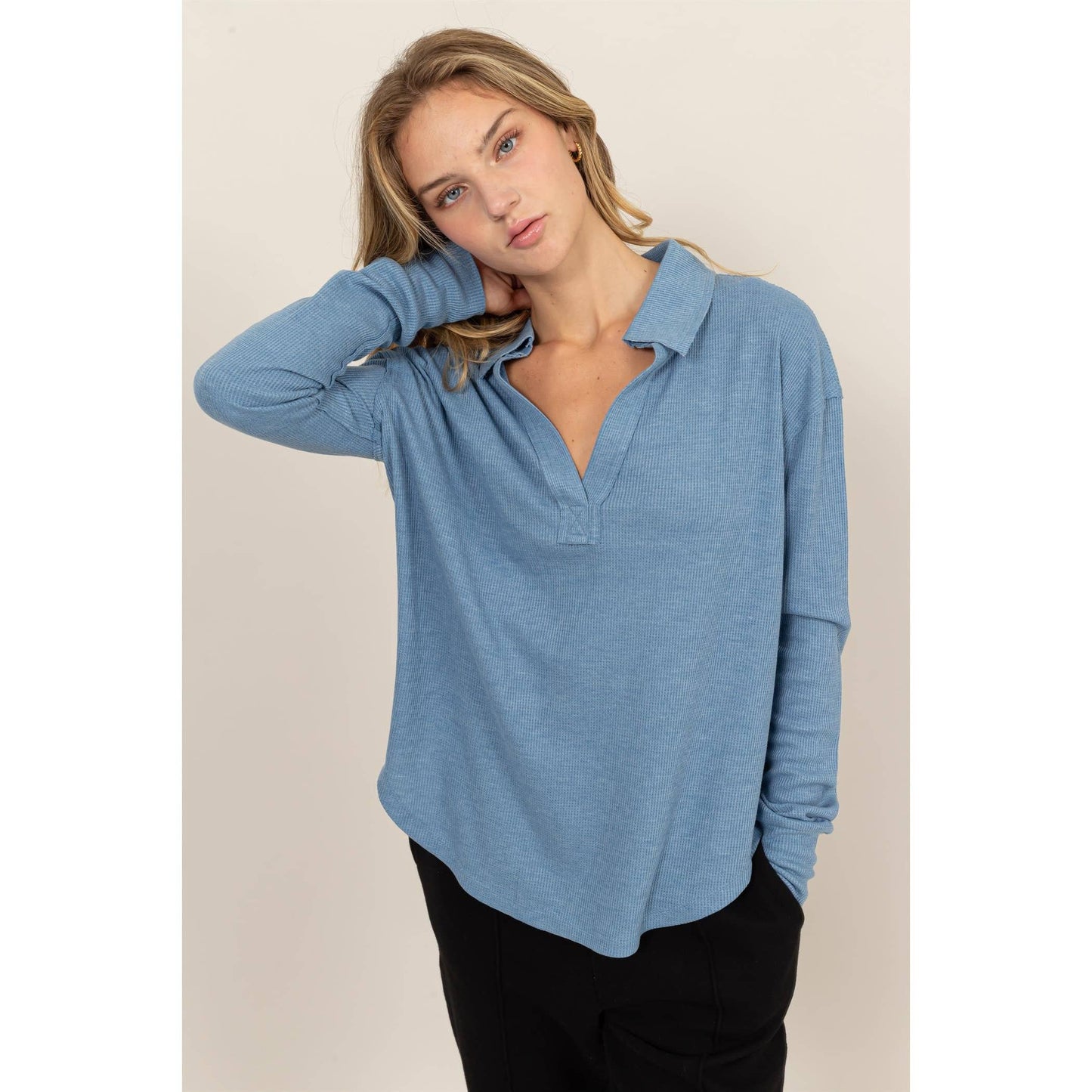 Farah ribbed v-neck collar top in blue