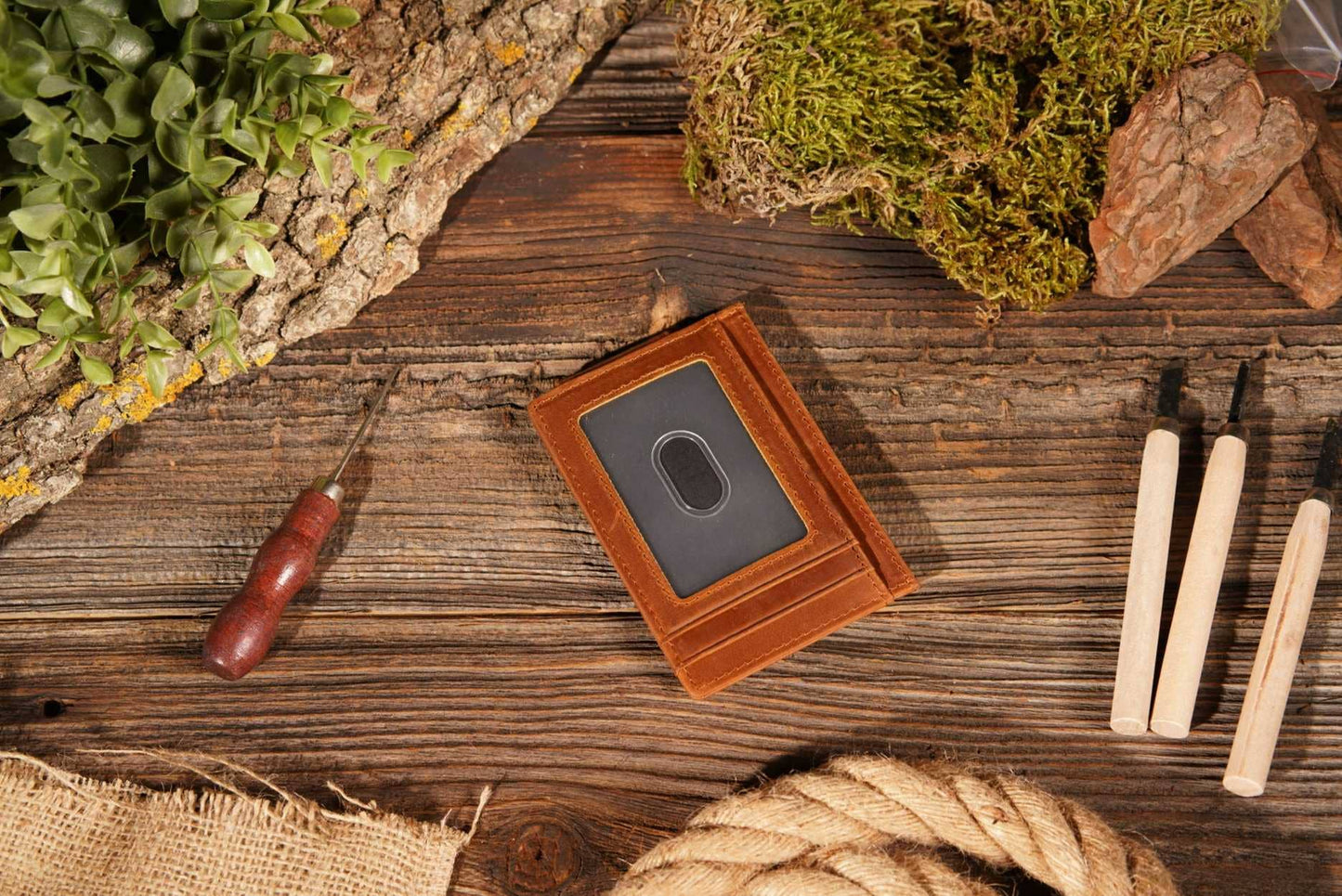 American Leather Goods - Personalized Leather Wallet with Magnet Clip