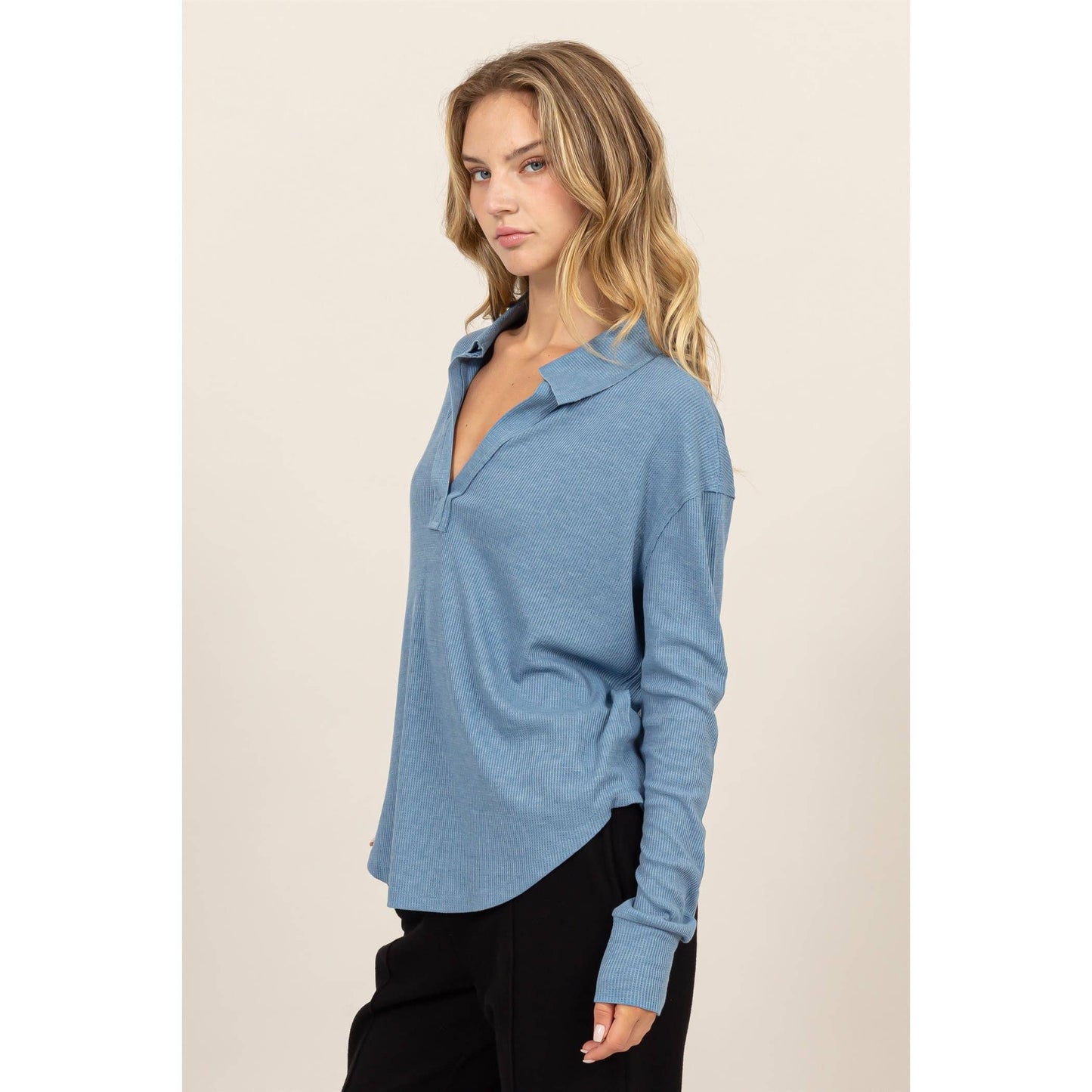 Farah ribbed v-neck collar top in blue