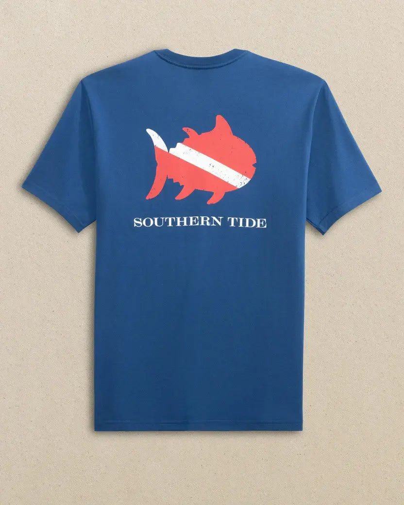 M SS SkipJack Scuba Flag Tee