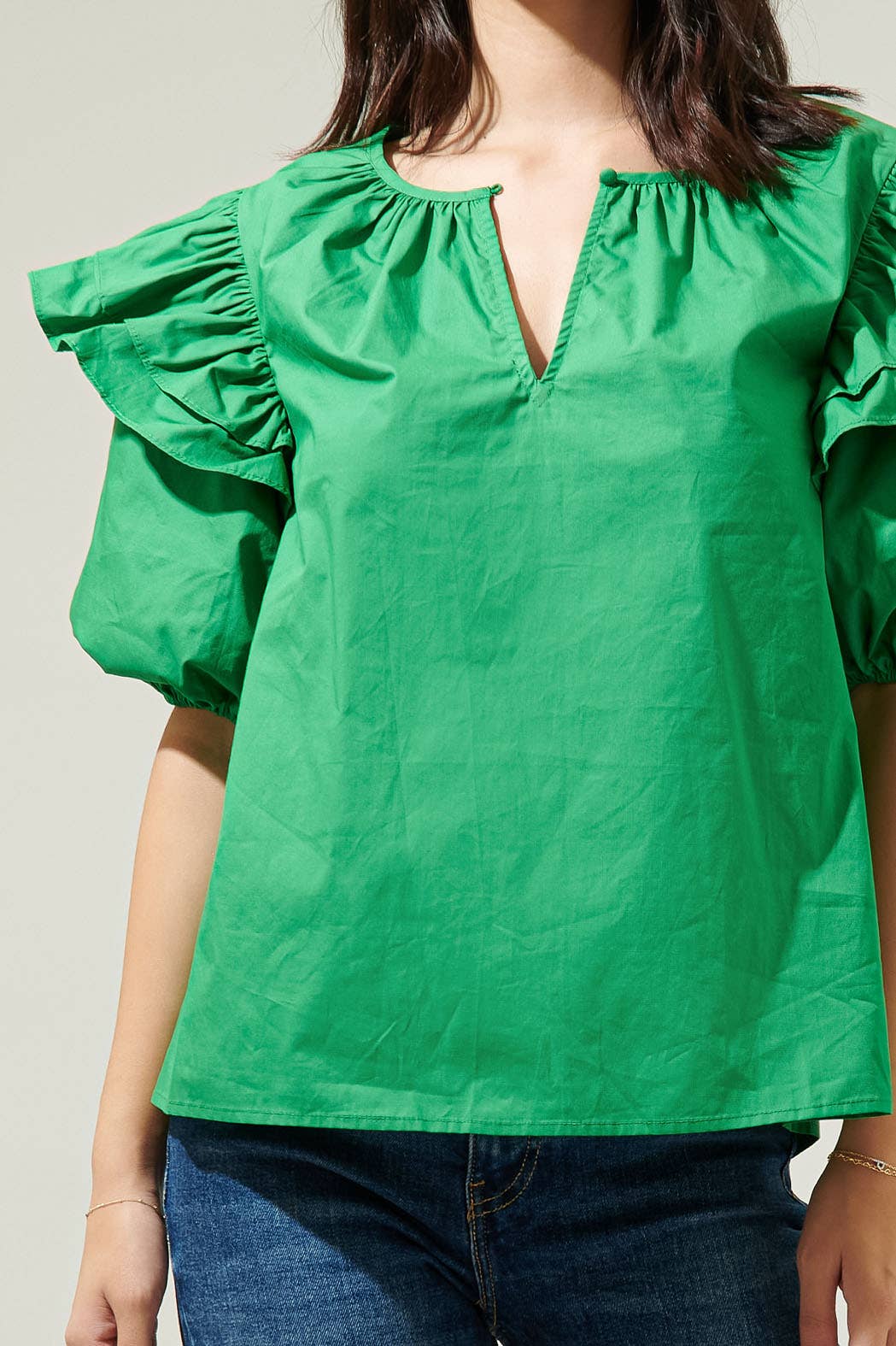 Flores Poplin Ruffle Short Sleeve Top: Kelly-Green