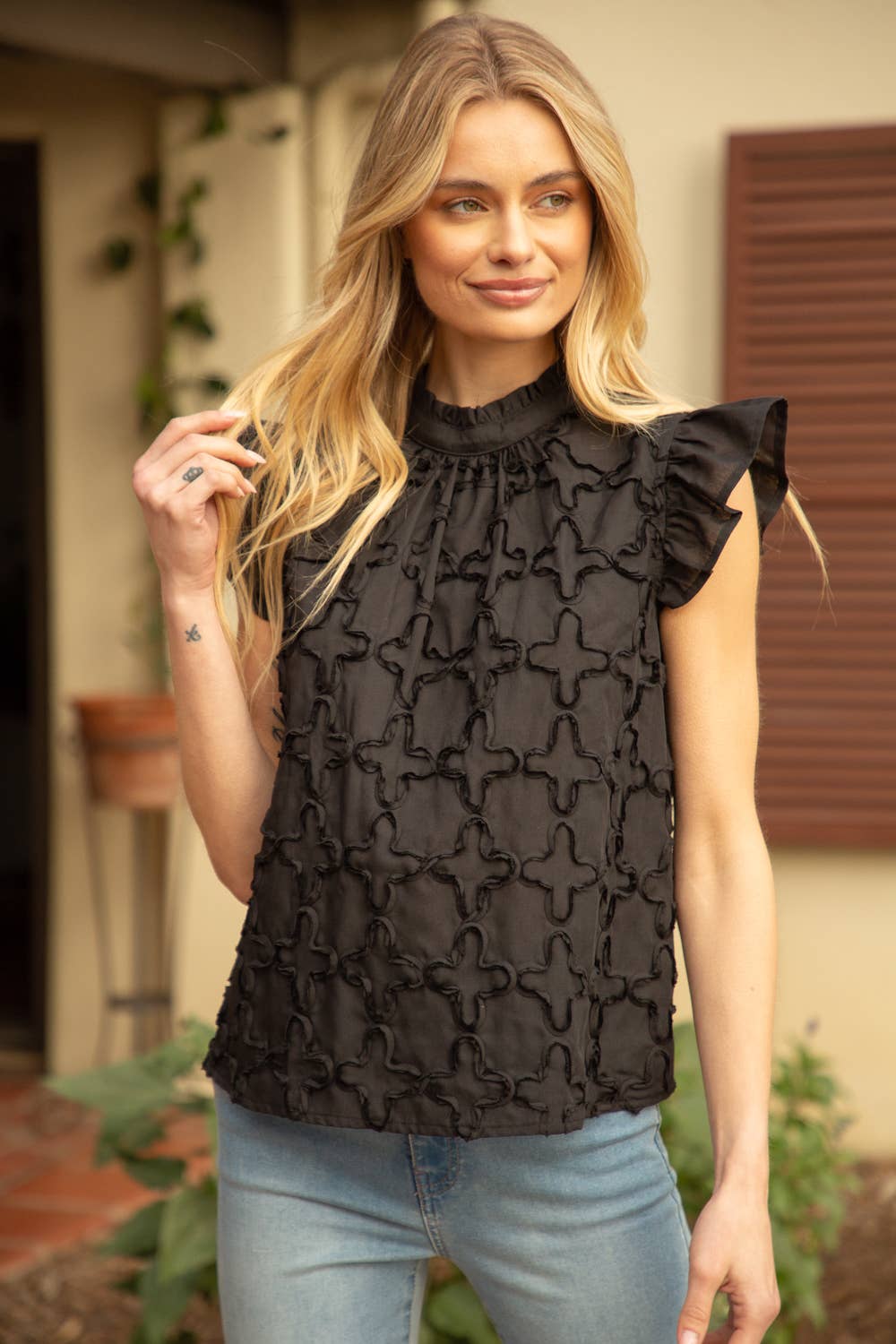 Ruffle Sleeve Tie Back Textured Top: Black